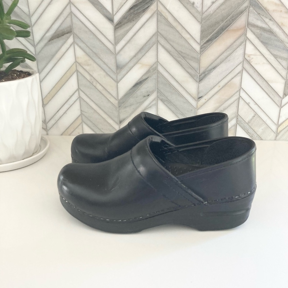 Dansko Classic Black Clog, size EU 36 (US 6)